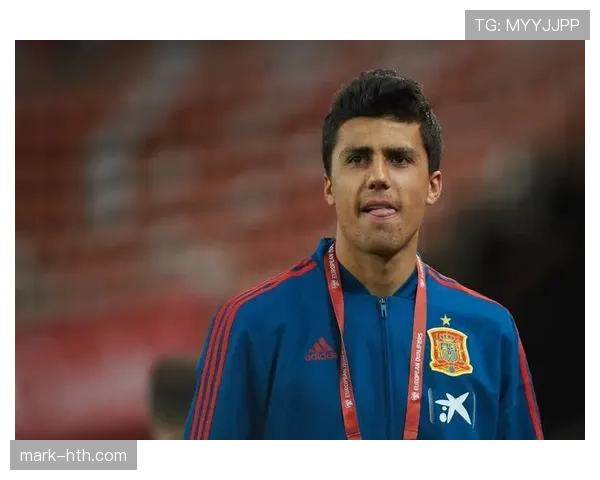 罗德里与布斯克茨的战术角色传承与控制力差异分析