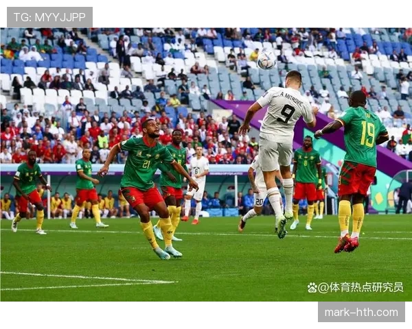 角球判定标准：什么情况下必须判给进攻方角球？