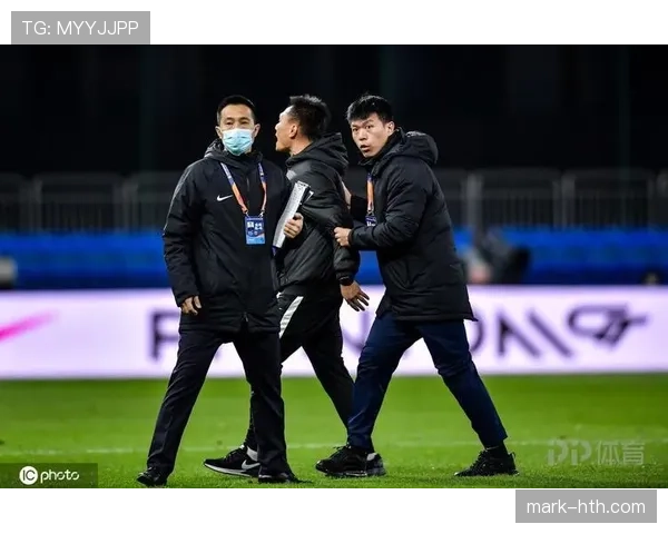 替补球员犯规如何判罚？裁判权责与规则全面解读